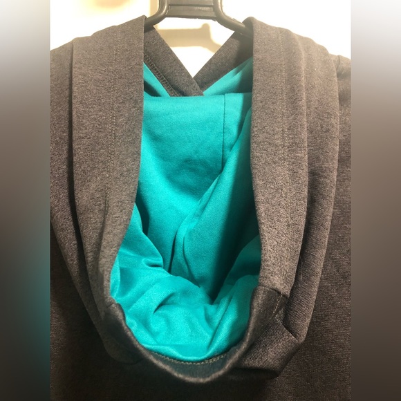 Women’s North Face Hoodie Size Large - Picture 5 of 6